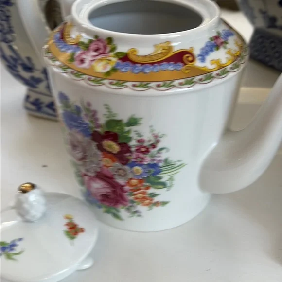 Limoges Floral Teapot White with Multicolor Design Beautiful condition no chips - Picture 4 of 9